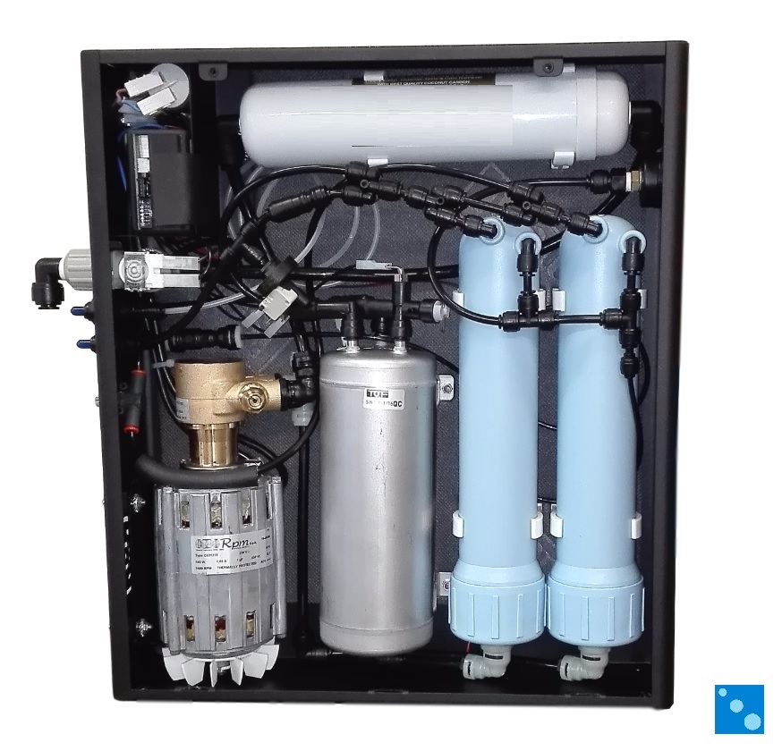 Direct osmosis system for still and sparkling water